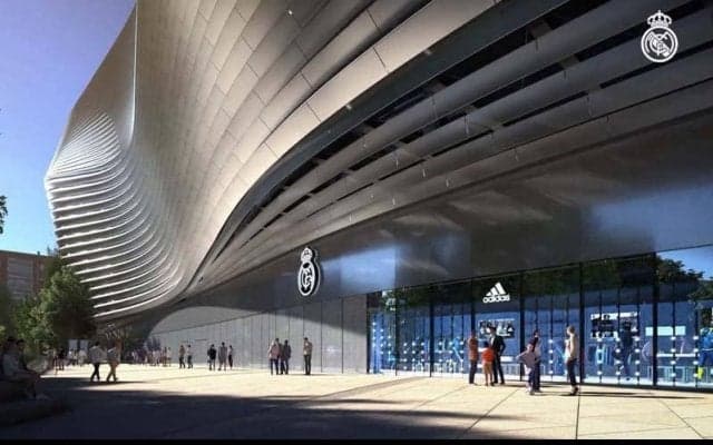 改修予定のレアル本拠地の新イメージが公開！左右非対称のデザインに