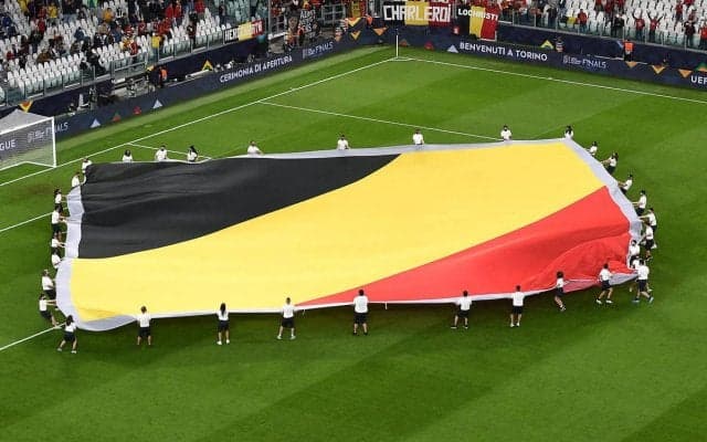 神様のイタズラか!? ホームなのにピッチ状態の悪さがOGを誘発、ミスのGKも芝に悪態をつく