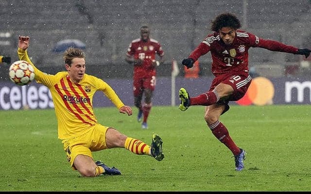 バイエルンがGS全勝締めでバルセロナの決勝T進出を阻む!　快勝ベンフィカが逆転で2位通過《CL》