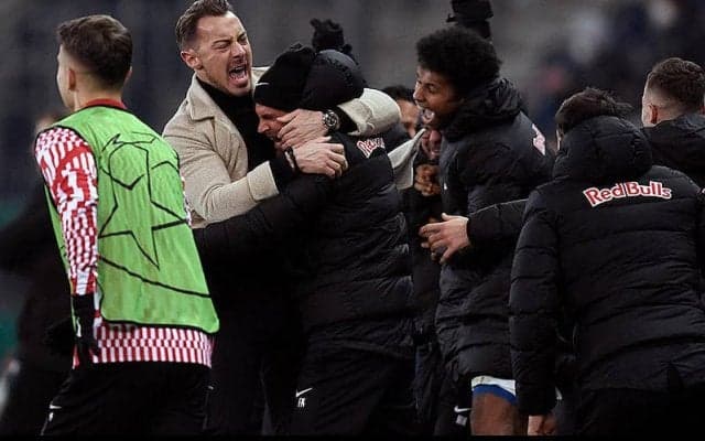 セビージャ撃破のザルツブルクが初の決勝T進出! 3連勝リールが首位通過《CL》