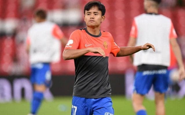 「いろんな意味でスベってる(笑)」久保建英がマジョルカのプレゼント企画で渾身の“ボケ”「最高です」