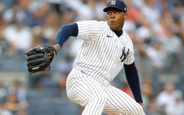 【MLB】世界最速左腕のデカすぎる肉体が「ビースト」　超高級外車と似合いすぎるコラボ