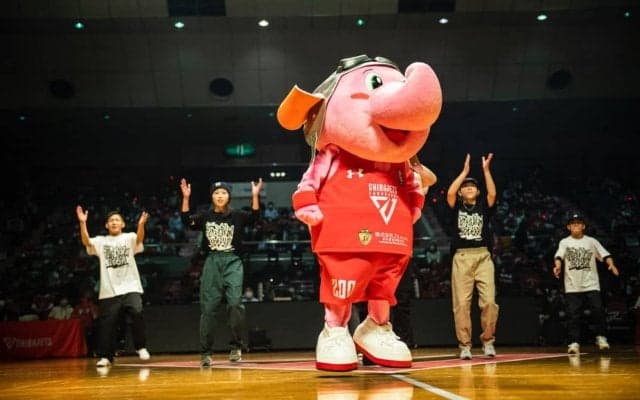 「bayfm」が2,000人を前に踊る！ B.LEAGUEのハーフタイムショーにブレイクダンスチームが出演