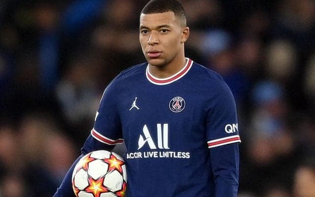 ムバッペがピアノの才能を披露? 鍵盤に手を添えるもネイマールは爆笑「噓つき」