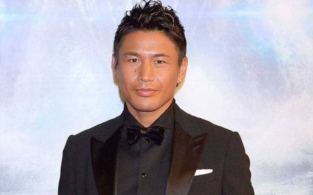 42歳でもムキムキ魔裟斗、年齢感じさせない仁王立ち写真に反響「水抜きせずこれ凄い」