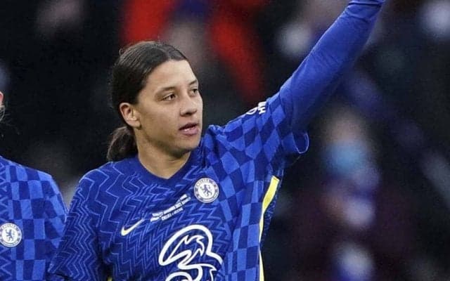 女子サッカーで珍事　タックル食らった乱入者の“惨めな最後”が話題「100回は見るね」