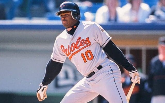 【MLB】「24時間営業のレストランよりオープン」強烈フォームの“ベスト9”に元助っ人