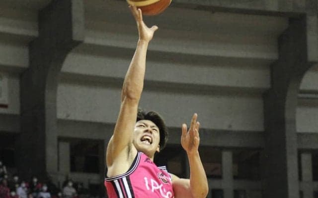 ベンチスタートの保岡龍斗が3P4本の18得点！A東京の猛追振り切り嬉しい勝利