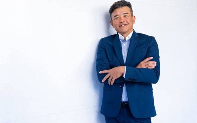 捕手も驚愕の“魔球ナックル”　通算595登板左腕の揺れ落ちる変化は「真似できない」