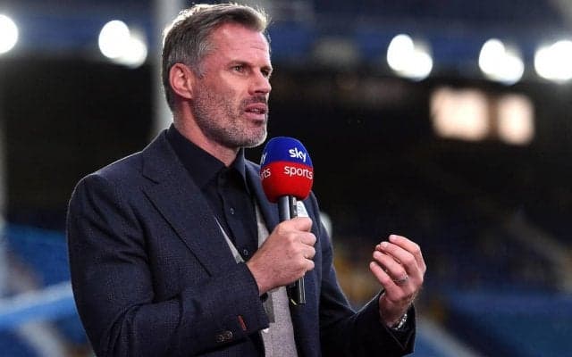 「なんて写真だ!」劇的勝利に沸くファン、レジェンド解説者の肩車写真が話題沸騰「これがフットボールの醍醐味だ」