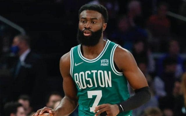 右ハムストリングの負傷で欠場中のジェイレン・ブラウン、明日のバックス戦で復帰か