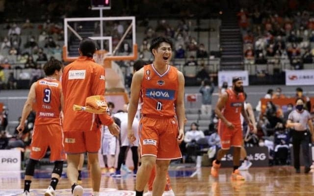 終盤に大逆転劇を演じた広島「最後の最後まで全員がエナジーを持ったプレーをした」