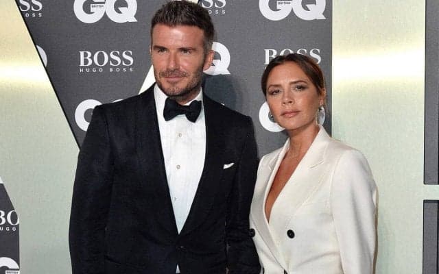「僕はヴィクトリアとスパイス・ガールズのファンだ」ベッカムが妻のブランド宣伝に体を張って一役買う