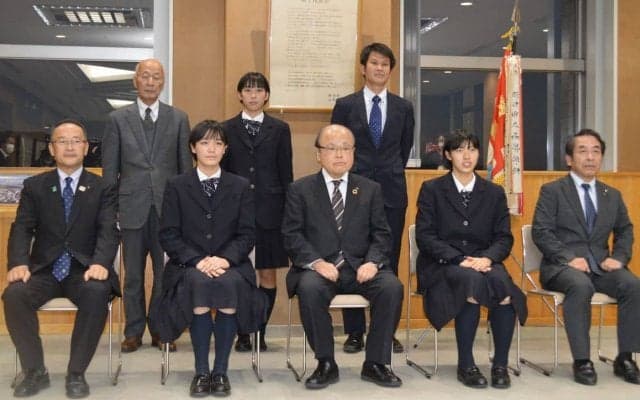 春高バレー　静岡女子代表・富士見が県庁表敬、健闘誓う