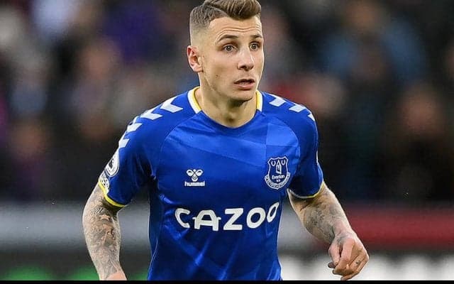 ベニテスと関係悪化のディーニュが今冬の移籍考慮か？