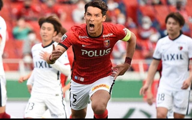 埼スタでのラストマッチとなった槙野、試合後サポーターをバックに記念撮影「これが浦和レッズ！ここが埼玉スタジアム！」