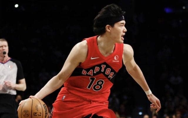 延長戦の末ラプターズがネッツに惜敗…渡邊はデュラントをブロック！