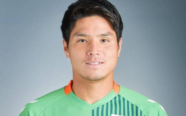 八戸が今季途中加入のMF小牧成亘と契約更新