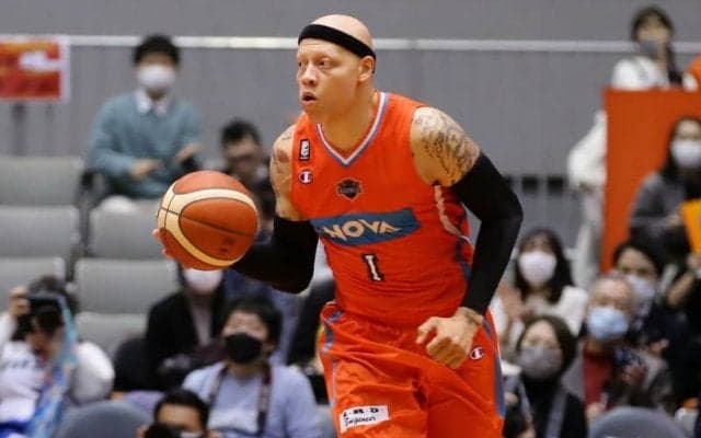 広島のトーマス・ケネディが通算1万得点と3ポイント1000回成功を達成