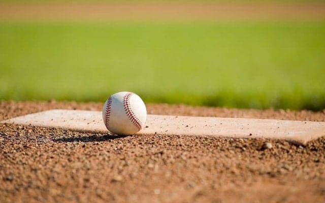 「これは合法？」　伝説の“背面投法”でストライク奪う右腕に米称賛「ゴーストのよう」
