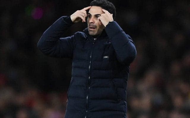 これも戦略？ アーセナル4位浮上の裏でアルテタ監督の行動が話題に「カードが出るべき」との意見も