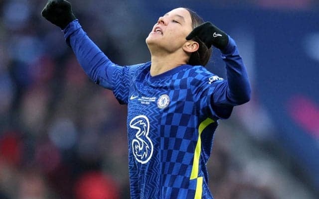 女子の試合は対象外？選手にタックルされたピッチ侵入者が逮捕されない理由を英紙指摘