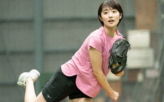野球もグラビアも自ら選択…女優・奥山かずささんの“強い信念”生んだ父の厳格な教え