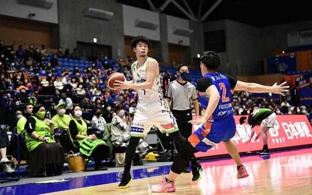 「育てながら勝つ」　レバンガ北海道の新指揮官、佐古賢一が示す若手の活かし方とは