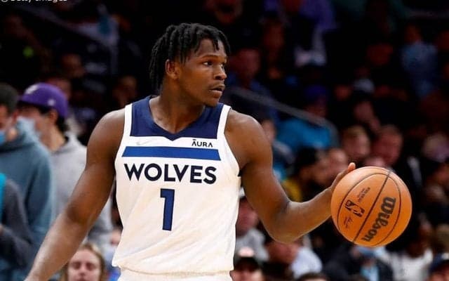 ウルブズのアンソニー・エドワーズがNBA史上最年少で1試合10本の3ポイントを成功