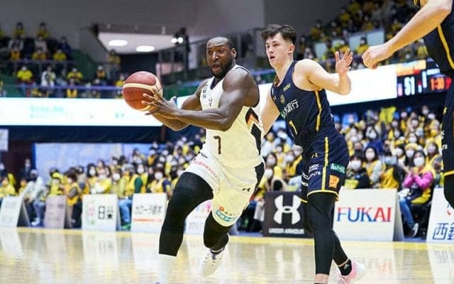Bリーグ第10節のベストオブタフショット…1位はダーラムの大逆転シュート！