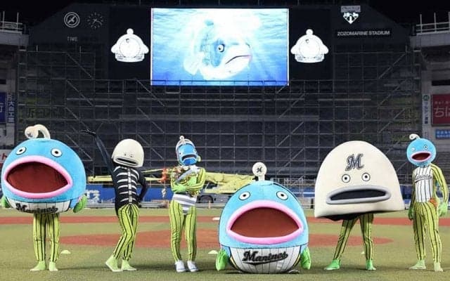 ロッテ「謎の魚」が引退セレモニー　FA宣言中のつば九郎からも惜別メッセージ