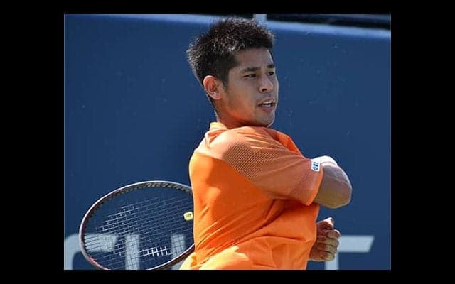 内田 ストレート勝ちで決勝進出