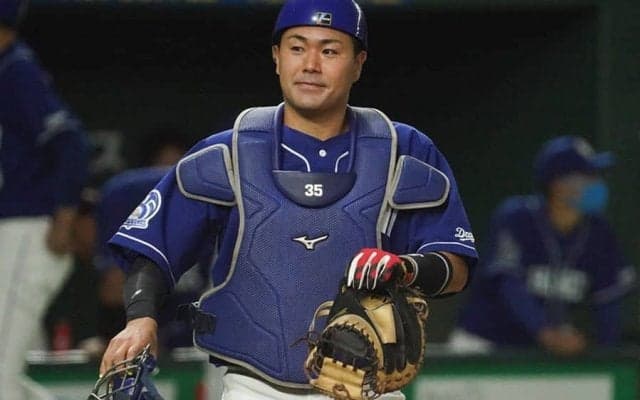 「ピンチの時に助けてくれよ」　中日・木下拓哉がミットに刻んだ亡き戦友との“絆”