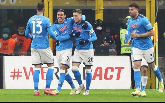 主力不在のナポリがミラン撃破で2位浮上、ミランは終盤のゴール取り消しに泣く《セリエA》