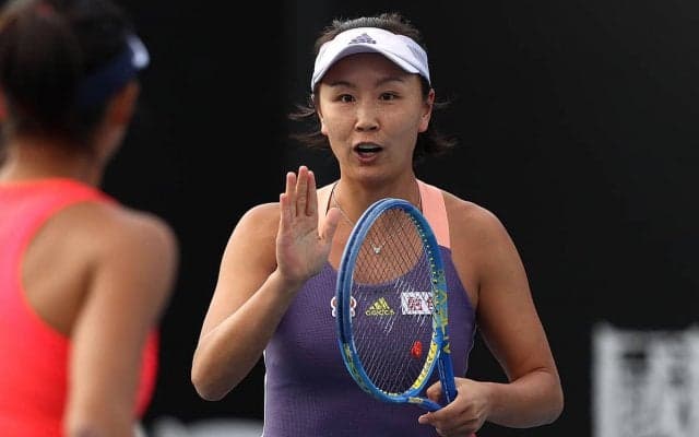 性的暴行を告白したペンが、NBAスターと談笑。中国メディア記者が動画を公開