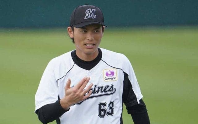 超人気芸人とロッテ選手が決めポーズ「可愛いがすぎるぞ！」「これは反則だってぇぇぇ」