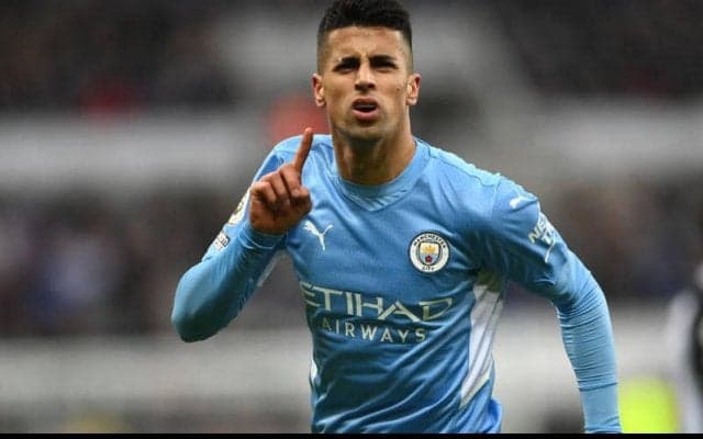 「1人で全部決めちゃった」シティのサイドバック、カンセロの豪快ミドルにファン称賛「右サイドバックは嘘(笑)」