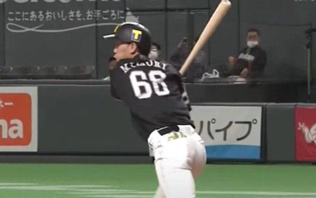 「必殺ジャンプ打ち炸裂」　空中で放った“芸術打”は「センスの塊」【名珍場面】