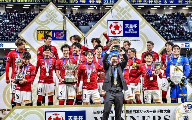 試合中に浦和・関根貴大が号泣！ 83分にピッチで起きた「涙を誘う出来事」とは？【2021年天皇杯は浦和が制覇】