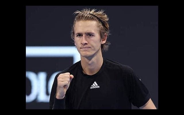 コルダ親子 タイガーと記念撮影