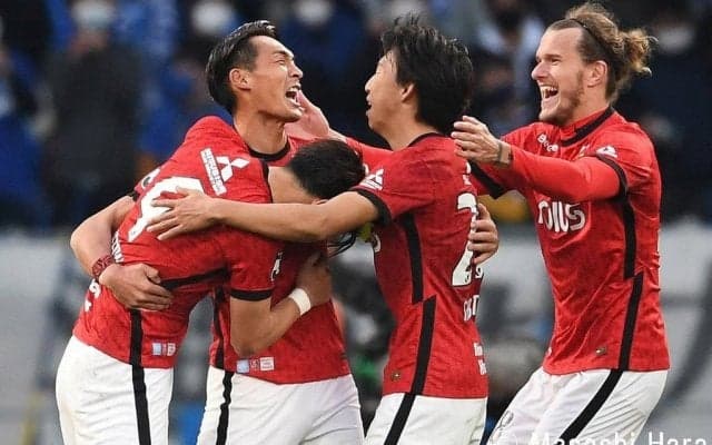 槙野智章の劇的ゴールで忘れてはいけない「褒められたものではないゲームの進め方」【「天皇杯覇者」浦和レッズは「リーグ王者」になり得るか】(2)