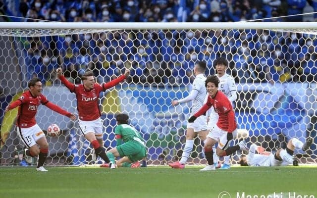 意図せずに前半のうちに「決勝らしい試合」になってしまった危うさ【「天皇杯覇者」浦和レッズは「リーグ王者」になり得るか】(1)