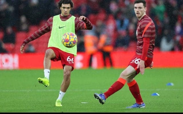 リバプール両SBを元SBのネビル氏が絶賛　「絶対的な喜びを与えてくれる」