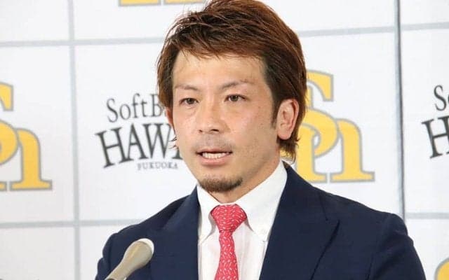 なぜ鷹・松田宣浩は3億円の大幅ダウンに？　三笠GMが語った評価の中身は…
