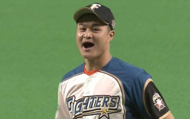 「簡単に捕る相方も凄い」　芸能人最速142キロ、球場どよめく衝撃の1球【始球式名場面】