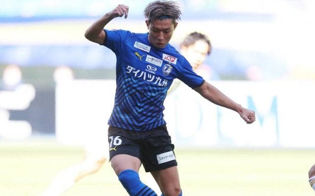 J2降格の大分、FW渡邉新太、DF上夷克典、MF野嶽惇也と契約更新