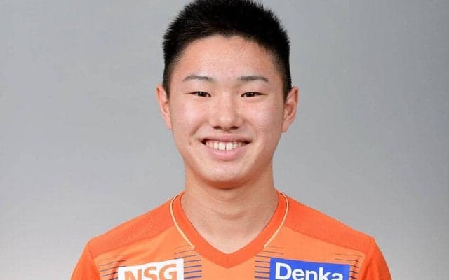 新潟がルーキーMF三戸舜介と契約更新、今季27試合3得点で来季は田中達也がつけた「14」に背番号変更