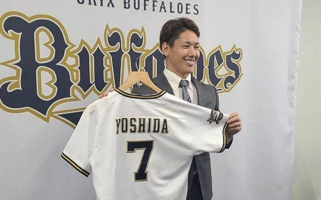 オリックス吉田正、1.2億円増の4億円で更改　来季から背番号7に変更「本当に悩んだ」