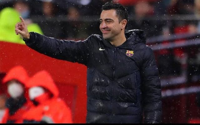 「ホッコリする」チャビ監督と元同僚の試合中のハグ＆頭ポンポンに反響「ジーンときた」