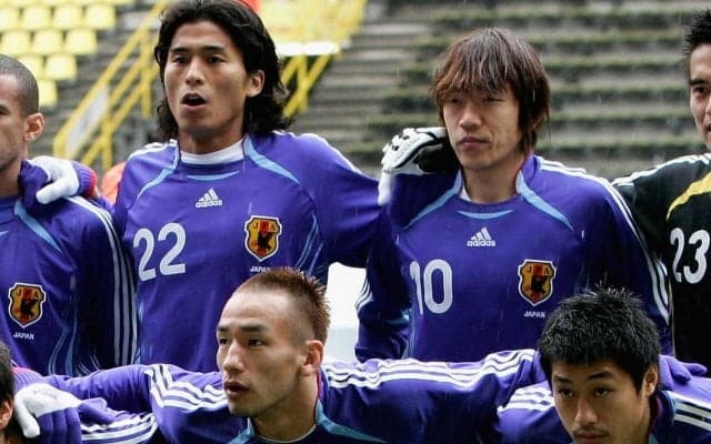 中澤佑二がMCを務める番組に中村俊輔がスーツ姿で登場も…「ピーが入る話ばかりだから笑」